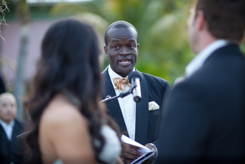 A Bahamas wedding ceremony planned and officiated by Glenn Ferguson