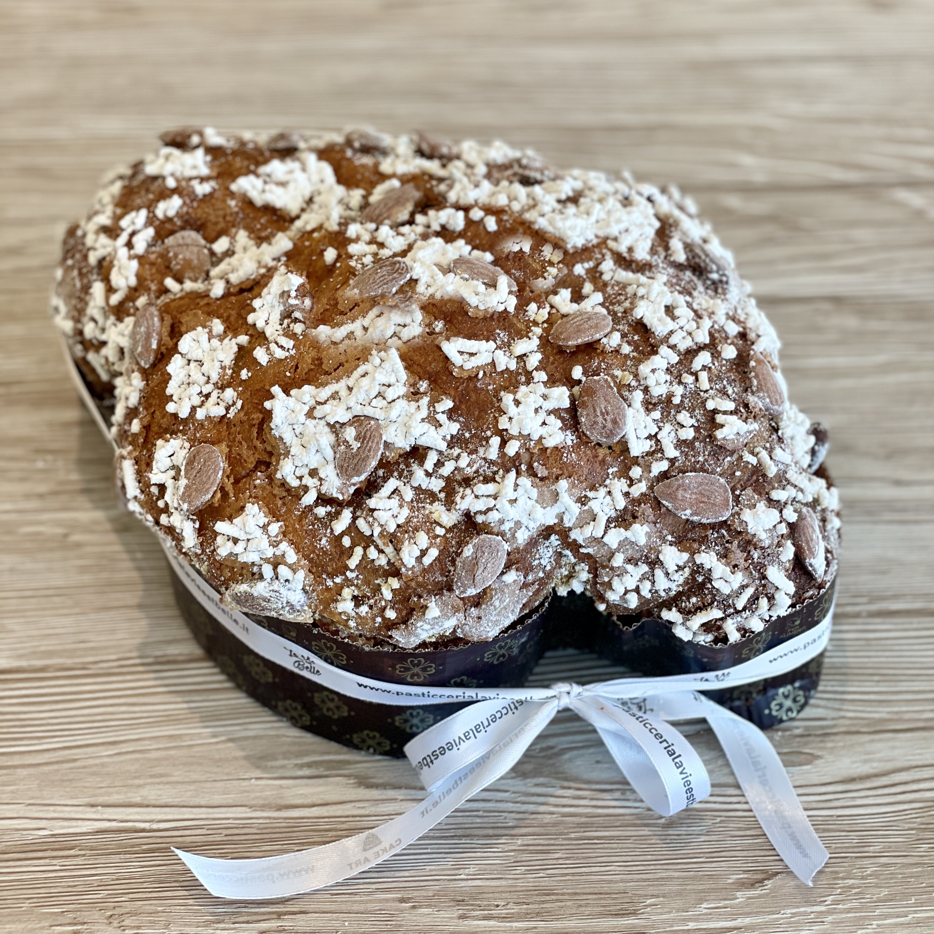 Pasqua: Colombe e <br>Uova in cioccolato