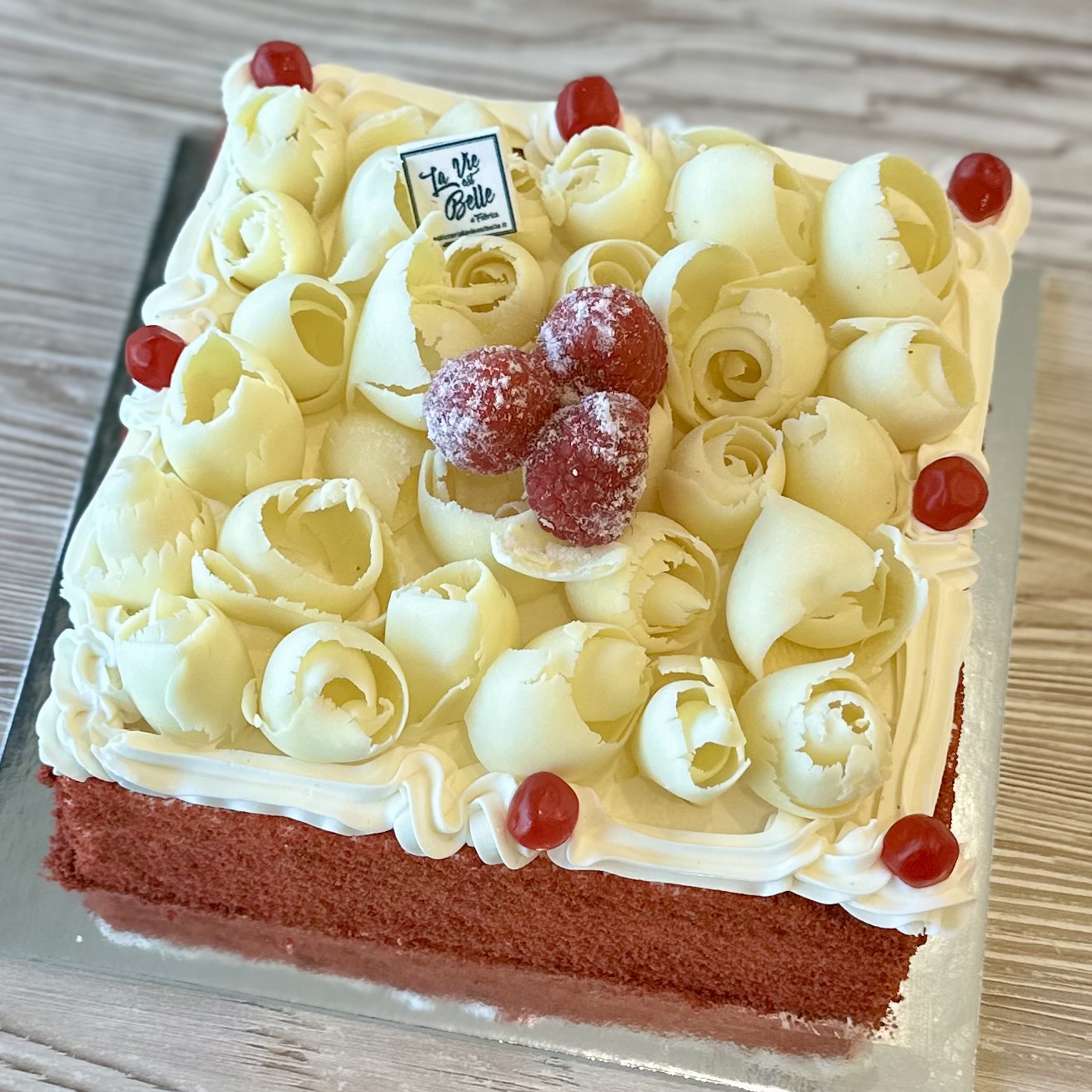 Torta Red Velvet<br> (crema chantilly, lamponi e cioccolato) - 1 Kg