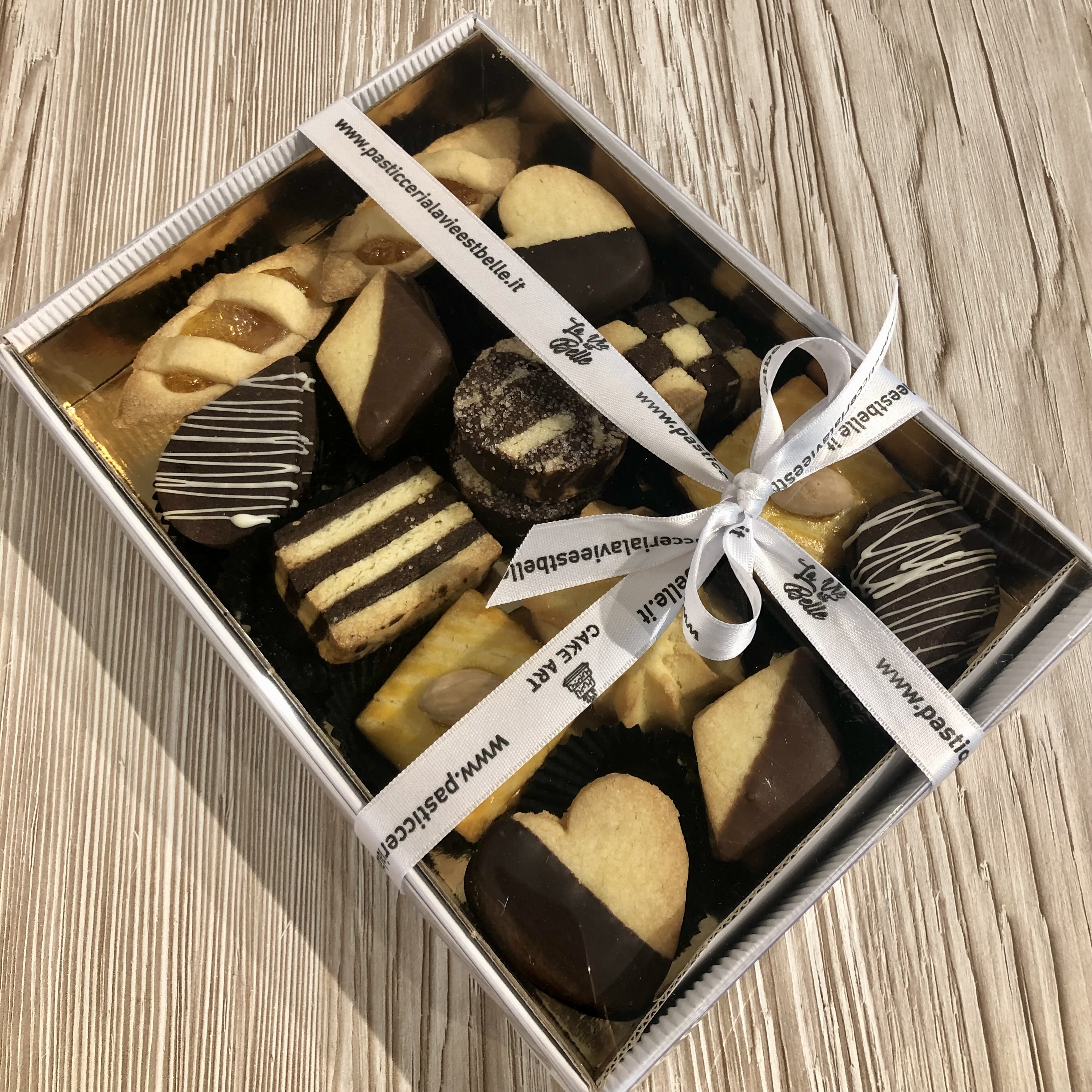 Confezione di<br> biscotti artigianali